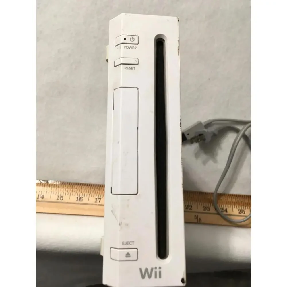 2006 Nintendo RVL-001 Compatible White Console Only W/Cord Tested